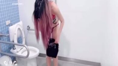 nanababe健身房被猥亵 带到厕所中出